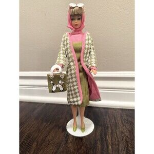 ❌1995 POODLE PARADE ❌1965 REPRO❌ FREE STAND❌